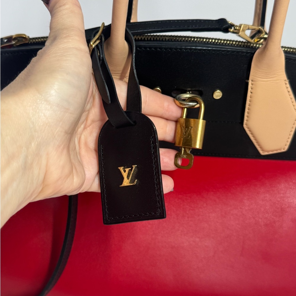 Authentic Louis Vuitton City Steamer MM - Picture 5 of 16